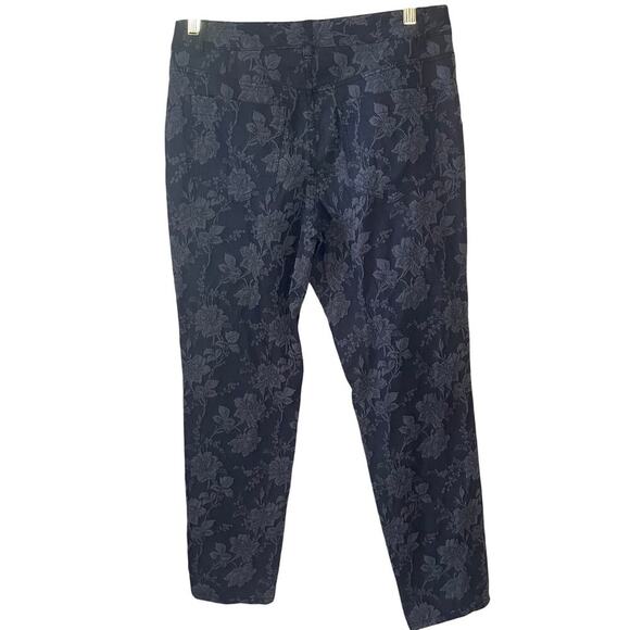 Style & Co Floral‎ Blue Textured Wash Tapered Jeans Women's Size 8 - Picture 5 of 7
